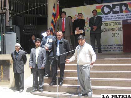 La marcha de la democracia terminó con un acto en la puerta del TEDO