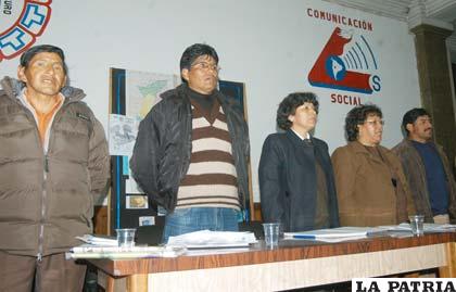 Miembros del Comité Cívico ayer en la Asamblea de la Orureñidad
