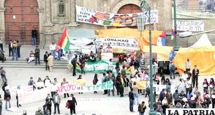 En La Paz crece el apoyo a los indígenas del Tipnis a través de vigilias, esperan la llegada de los marchistas