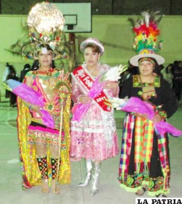 Las que ganaron en mejor traje folklórico de Miss Mami 2011