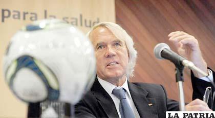 Jiri Dvorak, director médico de la Federación Internacional de Asociaciones de Fútbol (FIFA)