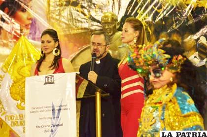 Monseñor Cristóbal Bialasik bendijo las actividades del Carnaval 2012