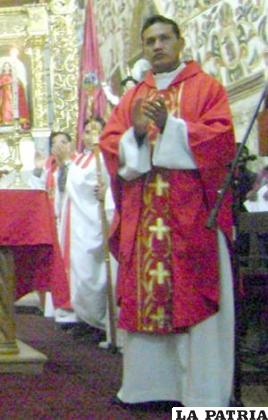 Sacerdote Gabriel Antequera Lavayen, impulsor de la restauración de la Capilla Sixtina de Curahuara de Carangas