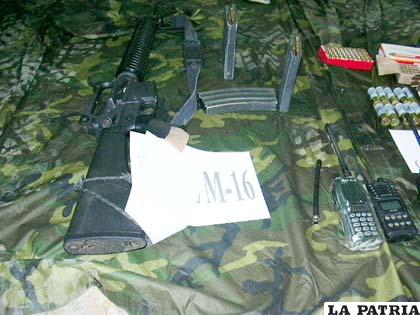 En la emboscada se utilizaron armas M-16