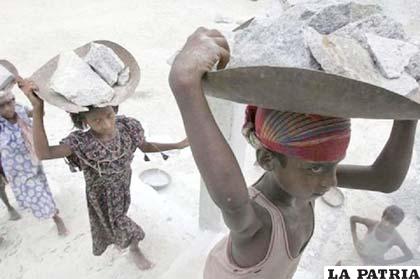 Niñas trabajadoras en canteras de la India