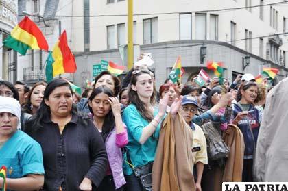 Ciudadanos de todas las capas sociales estuvieron en las calles para recibir a los marchistas por la defensa del Tipnis
