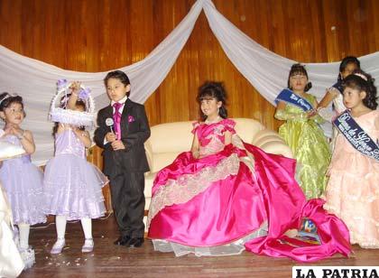 Gracia, ternura y picardía infantiles caracterizaron la coronación de Wara I, Miss Chiquitita 2011