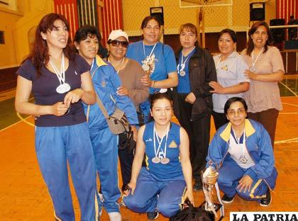 Auditores, campeón del basquetbol femenino de Adepro