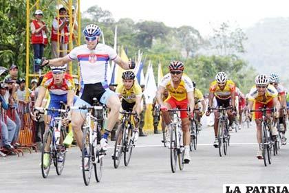 Los ciclistas nacionales estarán presentes en la Vuelta a Bolivia a cumplirse en el mes de noviembre