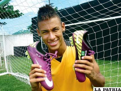 El delantero Neymar hace noticia en Brasil