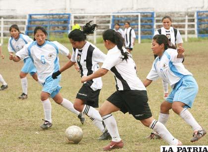 El fútbol femenino una disciplina deportiva que cobra vigencia en el país