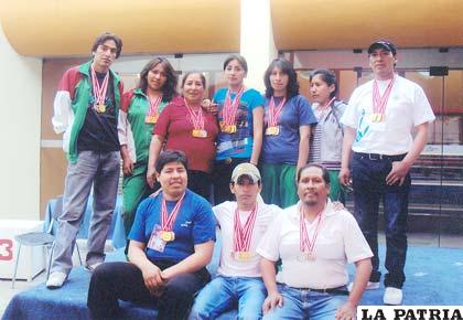 Nadadores del club Picaltultus en Arequipa - Perú