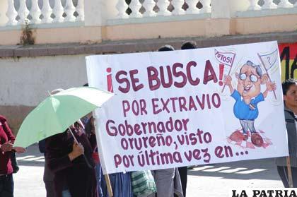 La población ironizó la ausencia del oficialista Gobernador de Oruro en las acciones de defensa