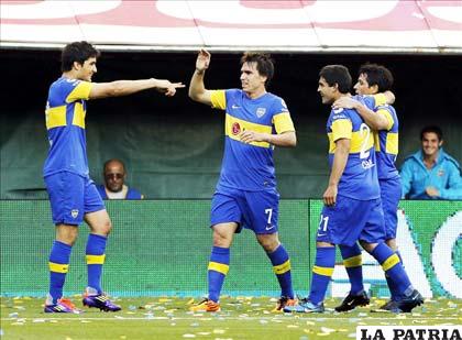 Jugadores de Boca Juniors, celebran el triunfo ante Atlético Rafaela