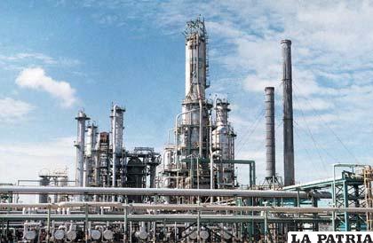 Autoridades coinciden al reconocer baja producción de hidrocarburos