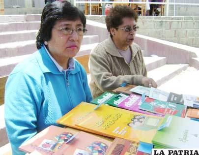 Práxides Hidalgo, presidenta de la UNPE Oruro, y Celia de Guerra