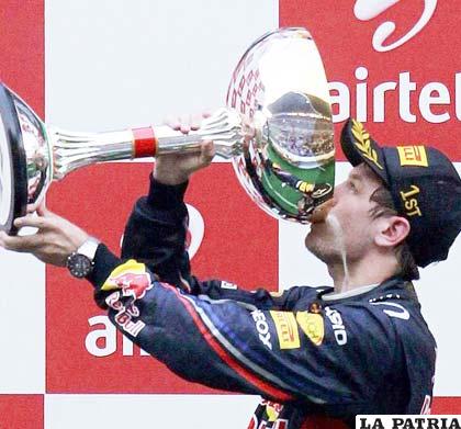 Vettel celebra su triunfo en el primer Gran Premio de la India