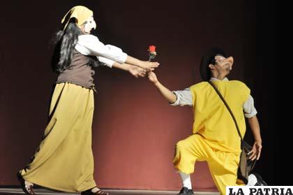 Actores del mundo muestran el arte de la música y el teatro en la Casa Municipal de Cultura