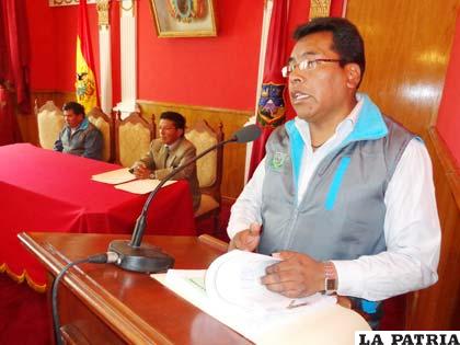 La conferencia de prensa ofrecida por el funcionario edil, Grover Muñoz