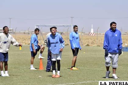Durante el entrenamiento de San José ayer en su campo deportivo