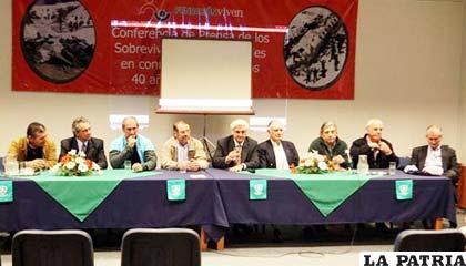 Los 16 supervivientes de la Tragedia de los Andes /laprensa.com.uy