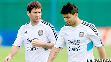 Messi y Agüero dos figuras de la selección argentina de fútbol (foto: liderendeportes.com)