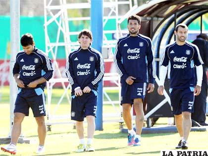 La selección argentina espera a Uruguay con todas sus estrellas (foto: foxsportsla.com)