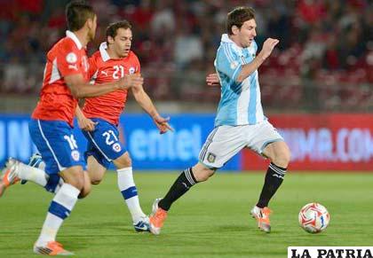 Messi no podía dejar de anotar en este partido, fue autor del primero (foto: ole.com)