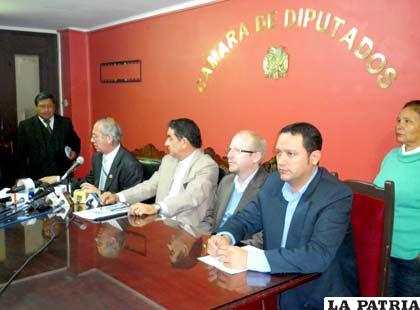 Diputados de CN piden que ministro Quintana sea incorporado en el juico del caso El Porvenir /redactuandobolivia.com