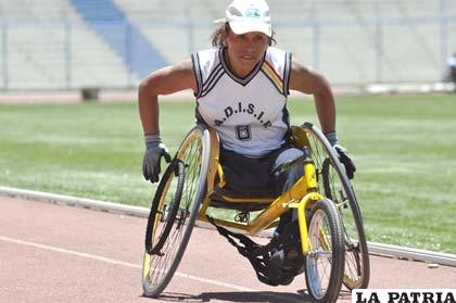 Maura Zelaya ganadora en 5 mil metros damas