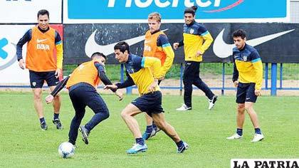 Entrenamiento de los jugadores de Boca Juniors (foto: paraguay.com)