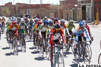 Ciclistas del club Sinchi Wayra clasificaron para la Vuelta a Bolivia