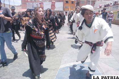 Los universitarios orureños revalorizarán el folklore boliviano