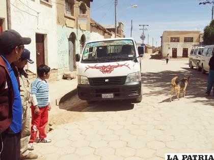 El minibús que protagonizó el hecho de tránsito
