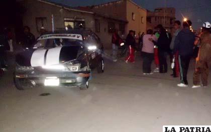Mucha gente se quedó a observar el hecho de tránsito