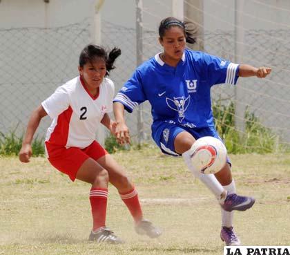 El torneo femenino de fútbol ingresa en la recta final (foto: APG)