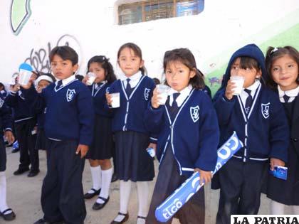 Los niños deben consumir más leche en Bolivia