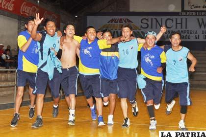 El equipo de Bolivia de Huanuni representará a Oruro en básquetbol