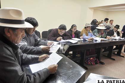 Parlamentarios deben trabajar por Oruro, sin importar si son “pluris” o “unis”