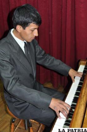Pianistas bolivianos desbordaron talento en III Encuentro Nacional de Pianistas