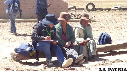 Trabajo de los empadronadores en el área rural