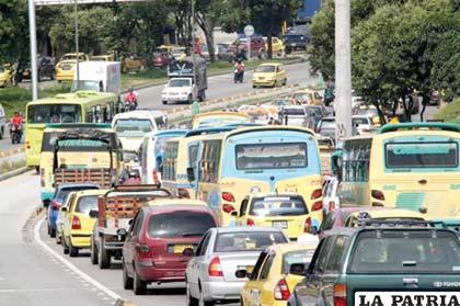 La contaminación vehicular en Colombia es creciente