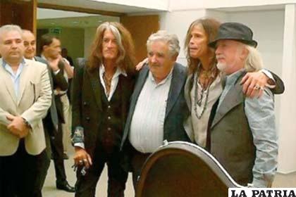 El presidente uruguayo “Pepe” Mujica con Aerosmith