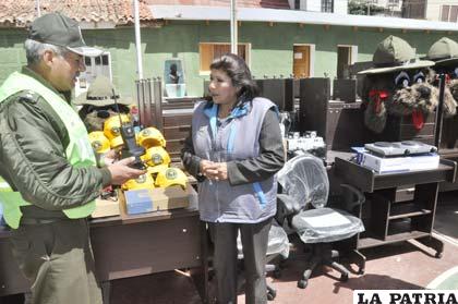 Entregan equipamiento para unidades policiales