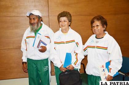 Esteban Quelali, Esther Cabrera y Paulina Alejandro