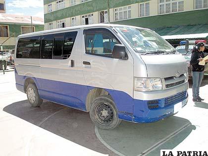 El minibús recuperado en Vichuloma