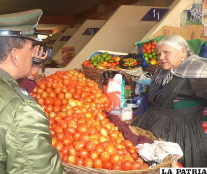 El tomate es uno de los alimentos de masivo consumo, pero ahora con un precio prohibitivo