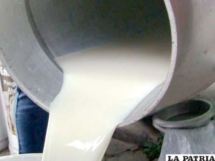 Aumenta consumo de leche en la población boliviana