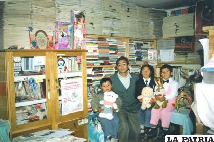 Una casa y una biblioteca para la familia Quispe