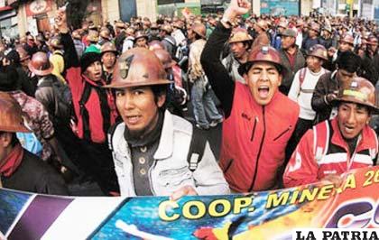 Mineros piden incremento salarial